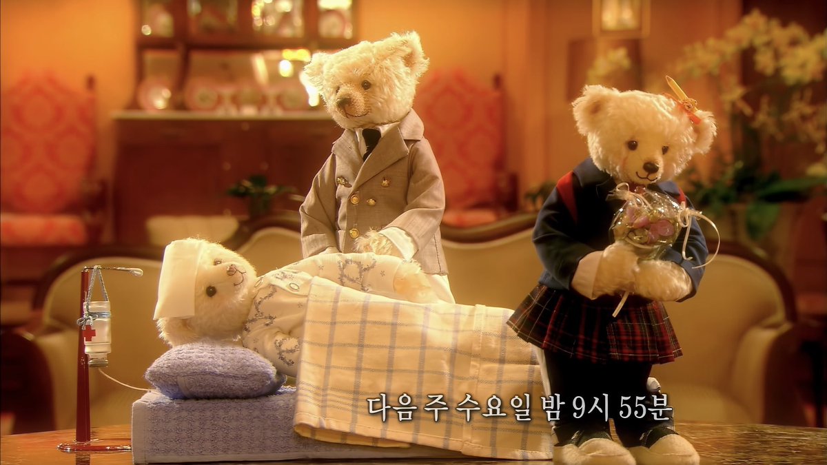 옛날 드라마 마지막에 꼭 이렇게
다음 이 시간에 내일 몇 시에
내일 이 시간에 다음주 몇 시에
또 보자고 자막 띄워주는 거
요즘 ott드라마로는 못 느끼는 감성이라 너무 귀함..
내가 보고싶을때 아무때나 틀면 나오는거랑
그시간까지 꼬박꼬박 기다려야만 볼수있던 시절의 그 차이