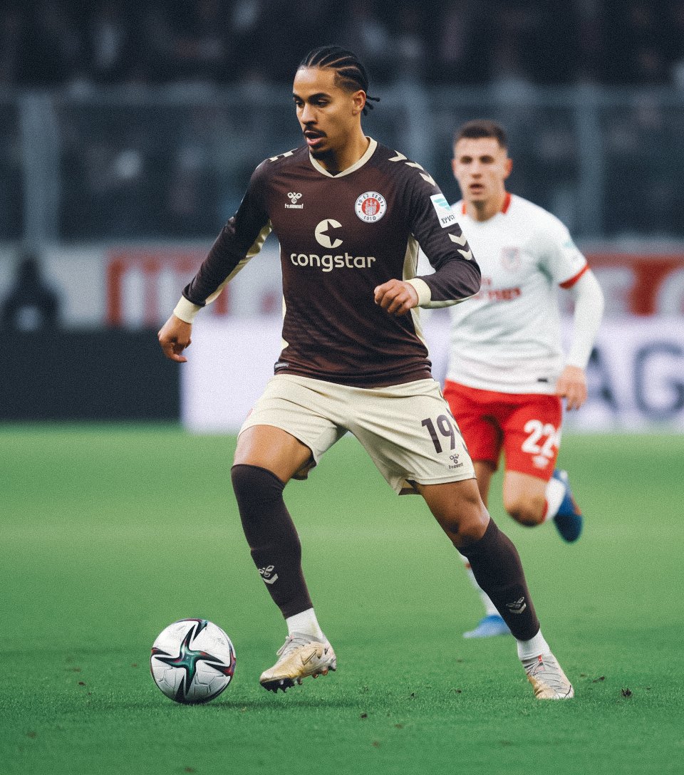 Check out new work on my <a href="/Behance/">Behance</a> profile: "ST PAULI KITS 2021" be.net/gallery/243251… 
<a href="/fcstpauli/">FC St. Pauli</a> // <a href="/hummel1923/">hummel</a>