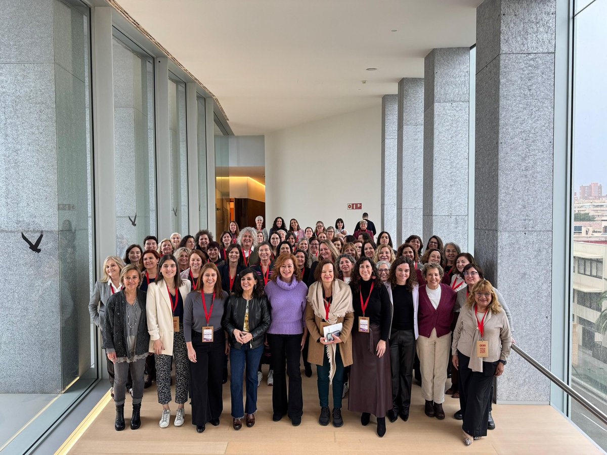 F_Armengol's tweet photo. Avui posam en marxa Dones en Xarxa, un projecte que neix per reforçar vincles, compartir experiències i sumar veus.

Un espai on les dones som protagonistes, on ens escoltam, ens acompanyam i construïm lideratges col·lectius des de la igualtat, la sororitat i el compromís.

Perquè quan les dones ens organitzam i feim xarxa, la política és més justa, més forta i més transformadora.