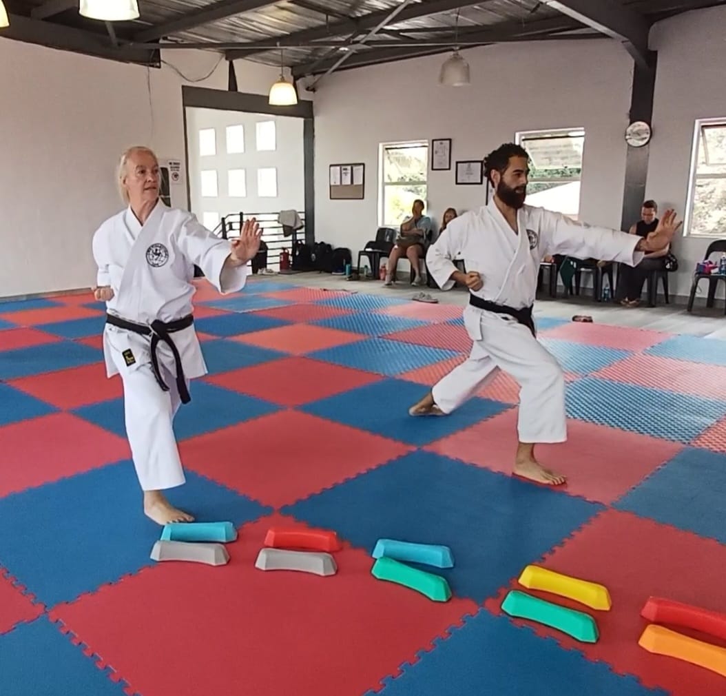 TheDojoBenoni's tweet image. Strong Black &amp;amp; Brown Belt training, followed by supporting the Brakpan Dojo Open Day.
Karate is built on respect and community. 👊🥋
#KarateCommunity #DojoUnity #nwskarate