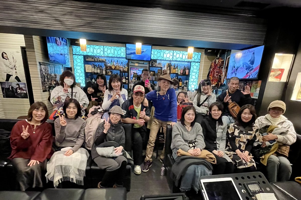 mb_coda's tweet photo. We’re Open!

1月31日(土) 
MusicBarCODA通常バー営業に戻りました。

皆様のお越しをお待ちしております。

#coda #musicbar #rockbar #ledzeppelin #session #blues #hardrock #東心斎橋 #周防町 #長堀橋 #ミナミ #心斎橋バー #心斎橋ロックバー https://t.co/C6gXlyXqtM