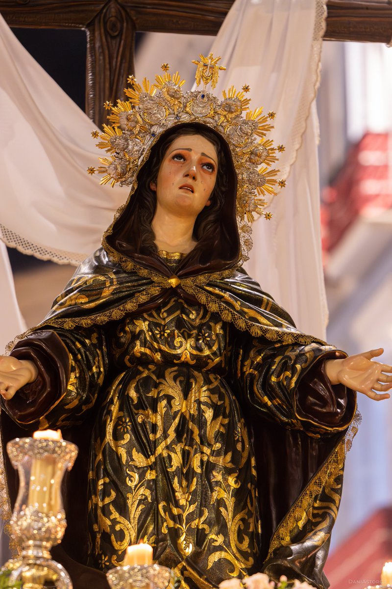 Soledad de San Pablo | Viernes Santo 2025.

<a href="/TrasladoSoledad/">Soledad de San Pablo</a> #CofradíasMLG 🧵(1/2)