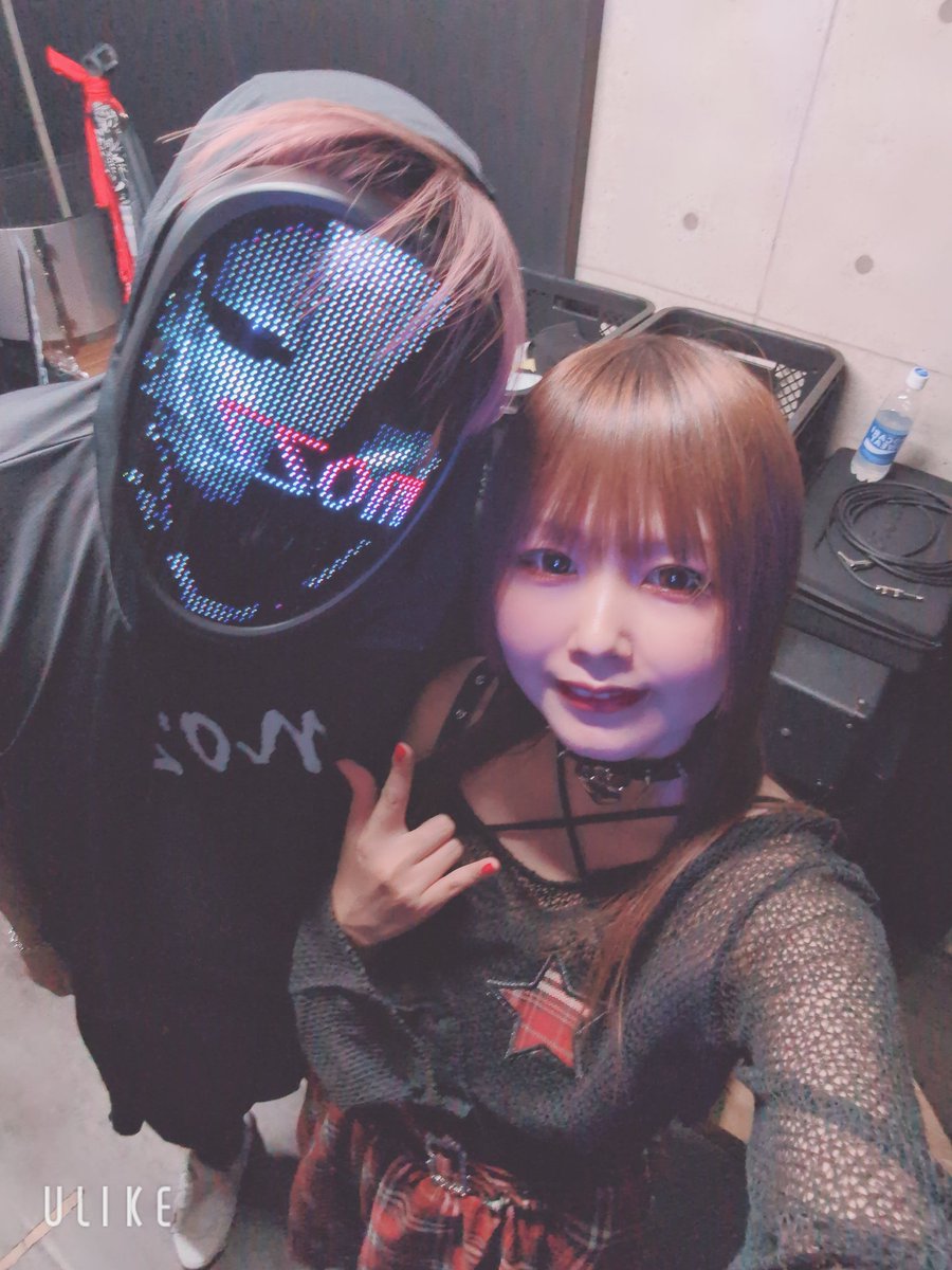 MOZ_ANRI's tweet image. Room61さんでのバンドありがとうございました(♡ᴗ͈ˬᴗ͈)ﾍﾟｺﾘ｡:.ﾟ
deiのマスクめちゃくちゃかっこいい！
ゆぴもステージ見てくれてありがとう🥲✨

 #あんりっぴとはぴ友 💗໒꒱
 #MOZZ