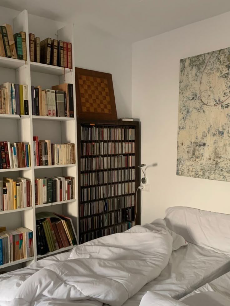 الكتاب صديق التفكير الهادئ.