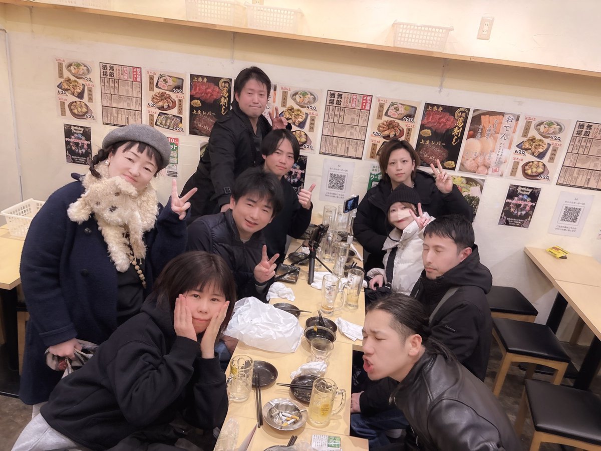 niconicotubame's tweet photo. ニコ生最後の砦の皆様と神奈川飲みしてまいりました
右手前から半時計周りに
#あきしま #ショフコフスキ #キューパー #山田二郎 #キャオ #ダンディー #ぷら #しぇりコフ #つばめ https://t.co/dLvluYF525