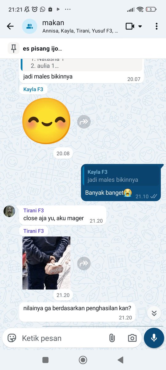taeyounvg's tweet photo. Day 1 jualan udah mager https://t.co/xVTydZEcLX