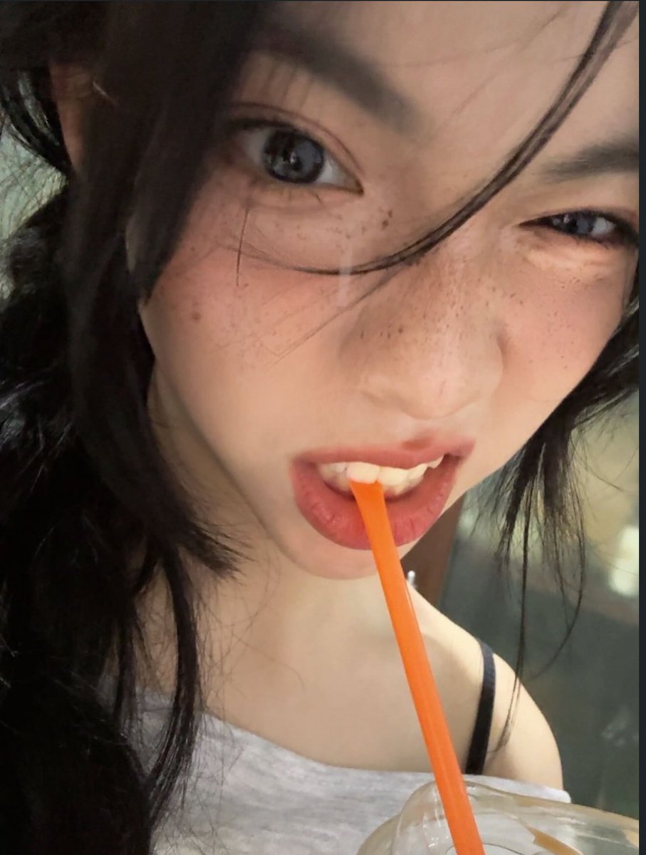 auralume's tweet image. 