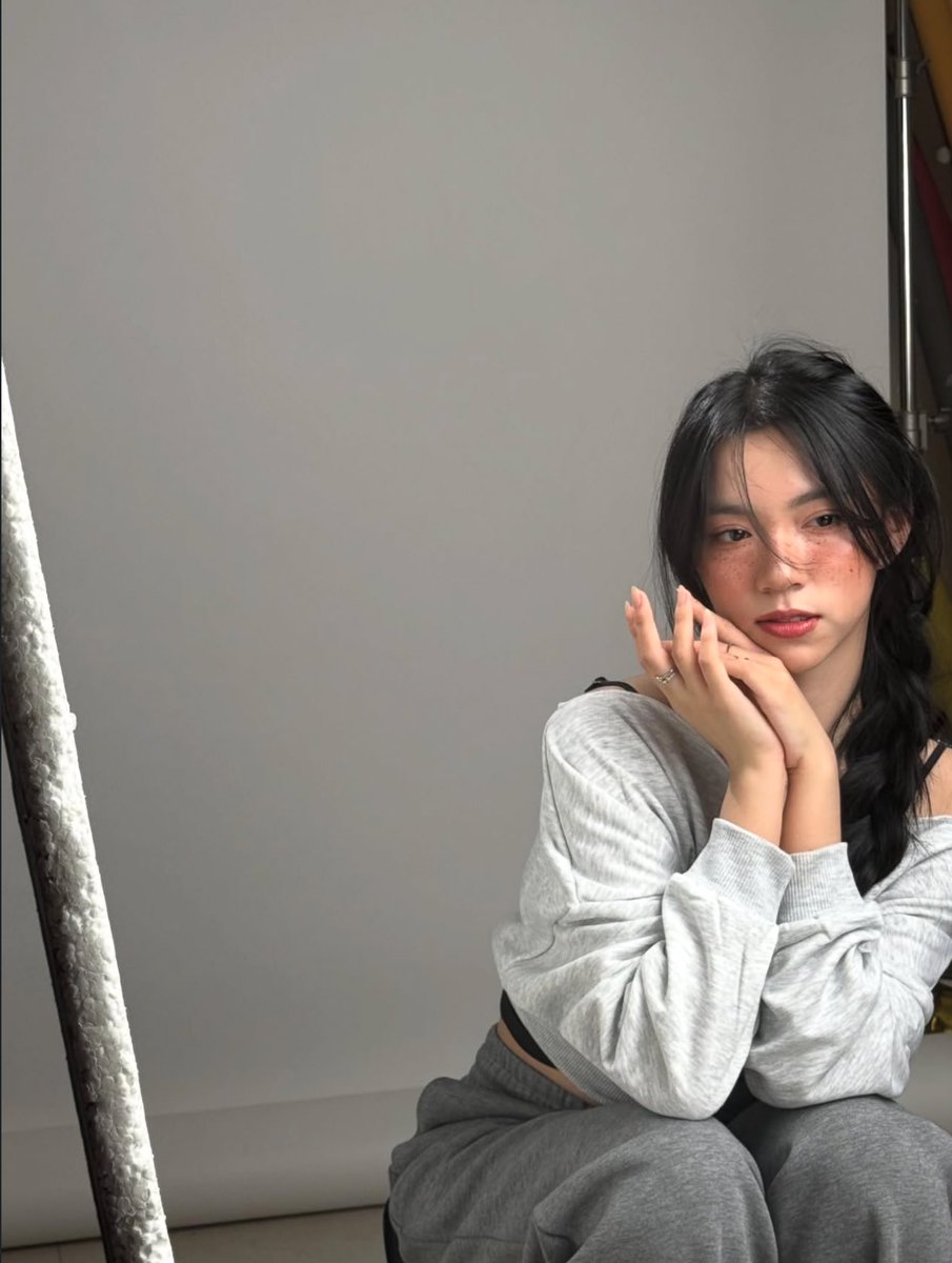 auralume's tweet image. 