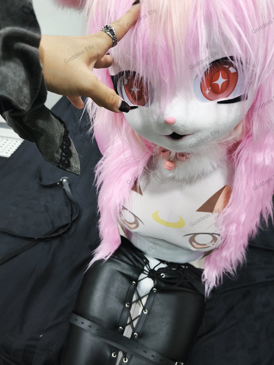 Goddess Elly tweet media