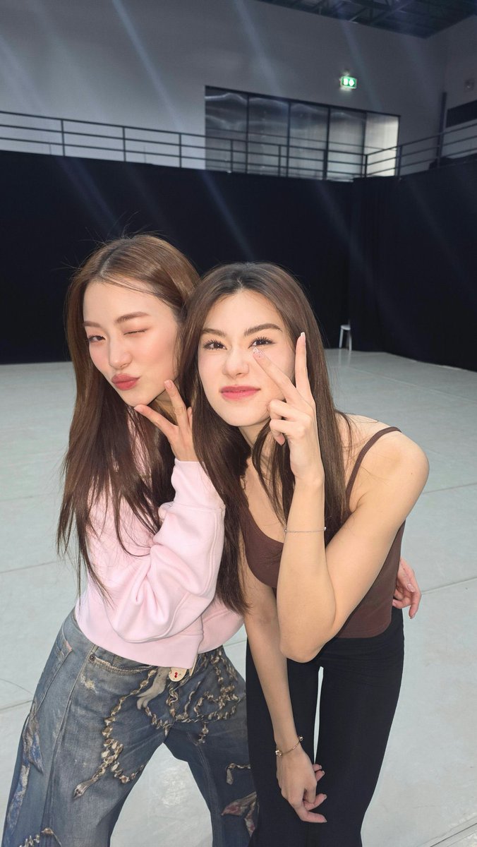 _09jann's tweet image. น่ารักกันมากอ่ะ  พนมาถึงได้เลยน้า yoy