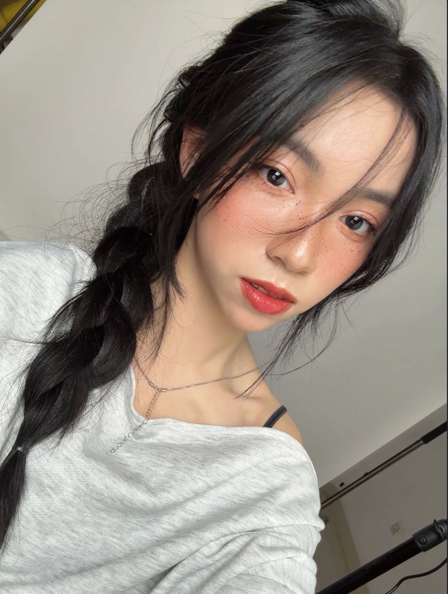 auralume's tweet image. 