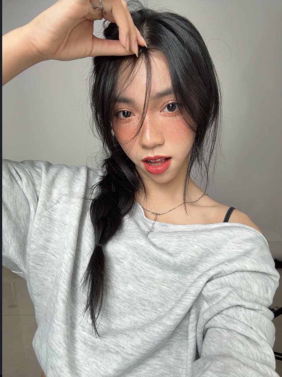 auralume's tweet image. 