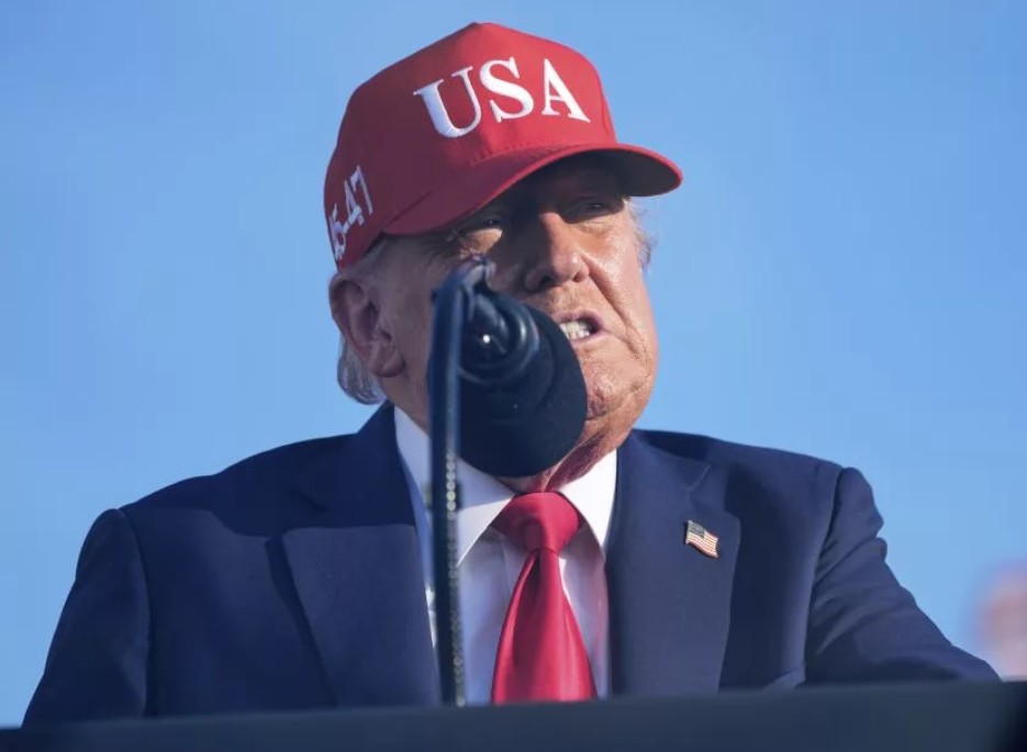 agripulse's tweet image. ICYMI: #Trump stumps in Iowa; another #shutdown possible; White House completes #45Z review - mailchi.mp/agri-pulse/icy…