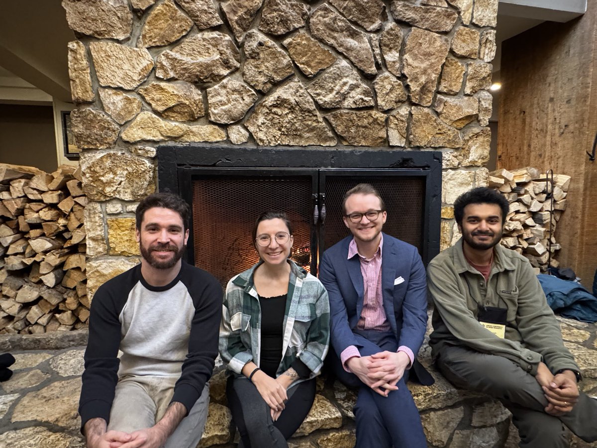 veronikakondev's tweet photo. Another winter brain in the books! Thanks to Laura &amp; Julia for organizing a great panel &amp; @SaptarnabN Miguel &amp; Anthony for loving endocannabinoids with me :D https://t.co/4Qt5p82DSy