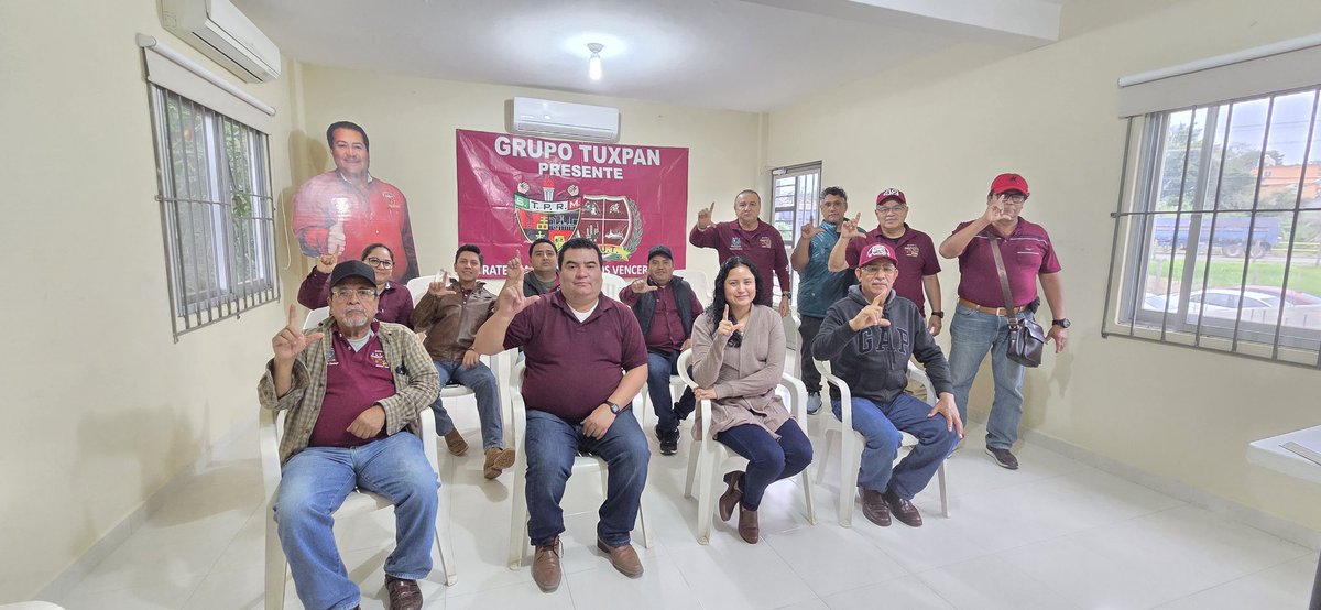 Reunión semanal del grupo Tuxpan continuamos con la política de unidad y trabajo de nuestros líderes ing.Ricardo Aldana <a href="/lgps03101/">@lgps0310</a> y <a href="/MarcoAzuara1/">Marco Azuara</a>  además tratamos diferentes aspectos relacionados con nuestro sindicato <a href="/Seccion42_STPRM/">Seccion 42 STPRM Oficial</a>  #somosguindas100%