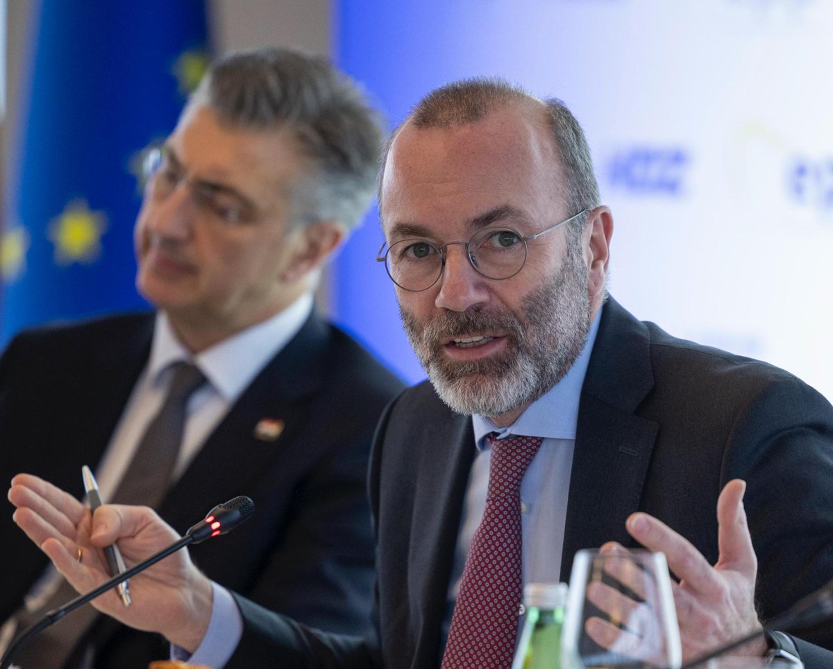 ManfredWeber's tweet image. Growth. Security. Border integrity.
These are our EPP priorities for 2026—because it's time for Europe's independence.

In the face of global challenges, we must stand united and uphold our European democracy, the rule of law, the Union’s territorial integrity, and its values.