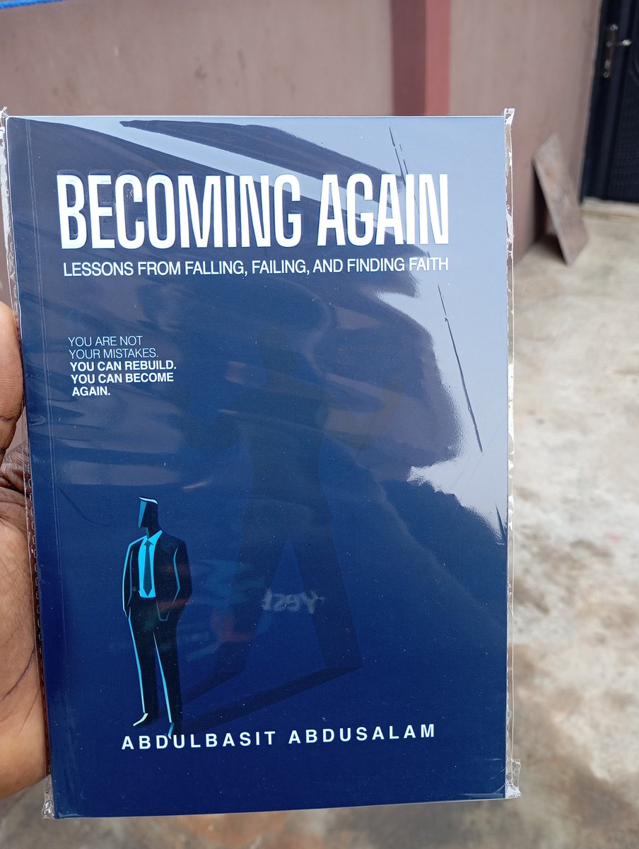 Mujaahid_1's tweet photo. Frame 1: 2017 - Writing news report for an online media I was working for as an undergraduate student in Unilag.

Frame 2: 2026 - Launched my first book about failure and rebuilding yourself. https://t.co/EBqYONQ3Pl