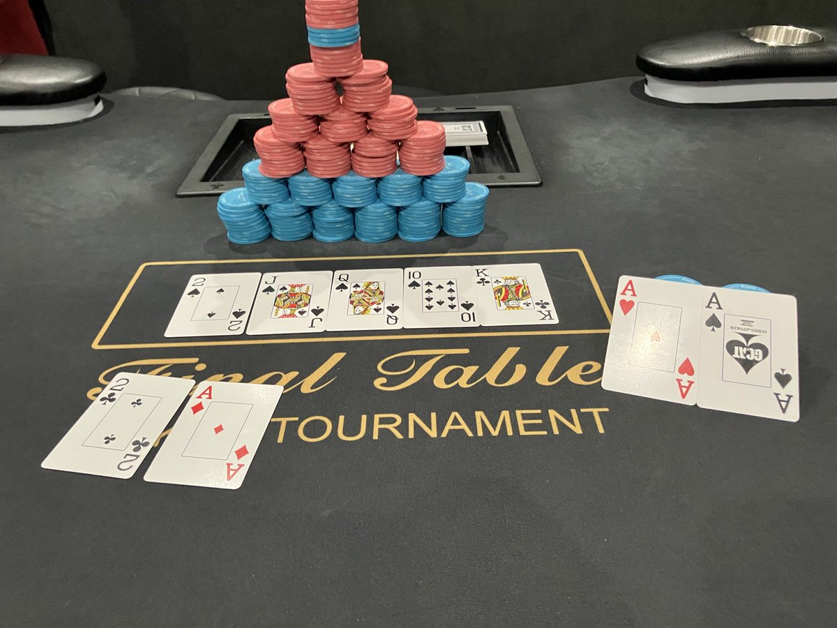 Main Event優勝は…
みさわ(<a href="/128i256/">みさわ/ 小原順/ Jun Obara</a> )様でした🏆
おめでとうございます🥳
2位はJAGA 様まで🥈
3位はくーや様でした🥉

HUは僅かワンハンドでみさわさんまさかのAA✨✨
最強ハンドで見事勝利を決めました✨✨