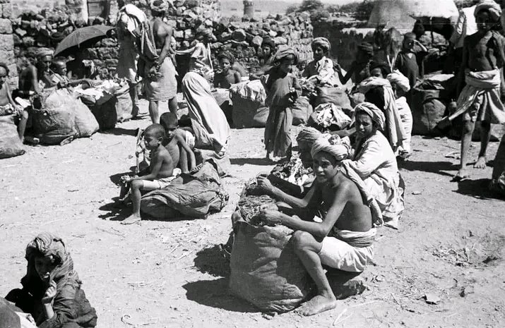 في سوق معربان كان اليافعي ينباع هو عياله بكيلو ملح