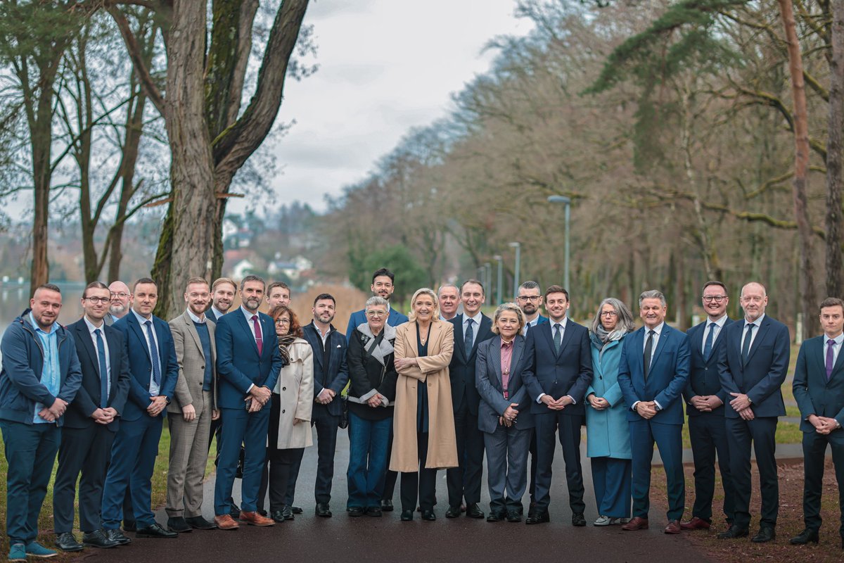 🙏 Merci chère <a href="/MLP_officiel/">Marine Le Pen</a> d’être venue à Creutzwald pour soutenir les candiats du <a href="/RNational_off/">Rassemblement National</a> en Moselle.   
Aux élections municipales des 15 et 22 mars prochains, d’éclatantes victoires nous attendent ! 🇫🇷