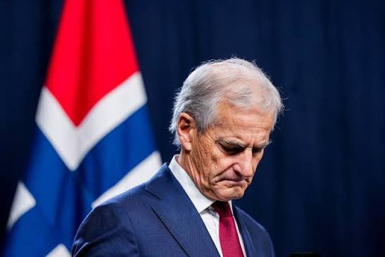 OHaraldseid's tweet photo. NOEN MÅ BETALE!!!!!

Noen må betale for elektrifisering av norsk sokkel (som har null effekt på klima), noen må betale for ulønnsomme batterifabrikker, noen må betale for det nye regjeringskvartalet, noen må betale for innvandring og integrering i generasjoner, noen må betale for at 23% av befolkningen ikke jobber, noen må betale for at vi gir bort mest bistand i verden…

I sist periode økte regjeringen formuesskatten, utbytteskatten, arbeidsgiveravgiften, lakseskatten, grunnrenten, hotellskatten, strømregningen samt økning i en rekke avgifter. Kapital og kompetanse forlot landet….noe vi tapte på kortsiktig og vil tape enda mer på langsiktig. 

Nå er turen kommet til pensjonistene. De som har bygget vår velstand og jobbet et helt liv, betalt sin skatt og spart til egen bolig og endelig blitt gjeldsfri - skal nå ut med en sterk forhøyet formuesskatt på bolig i tillegg til eiendomsskatten. Mange vil bli tvunget til å selge huset sitt….veldig rettferdig synes noen…