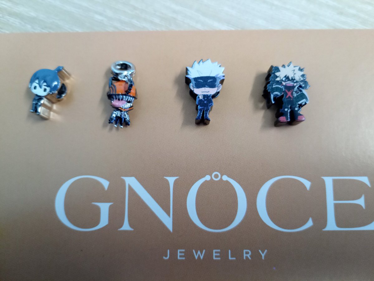 ParaAnd89's tweet image. I got my new charms 😍🖤 #Gnoce #JujutsuKaisen #chainsawman