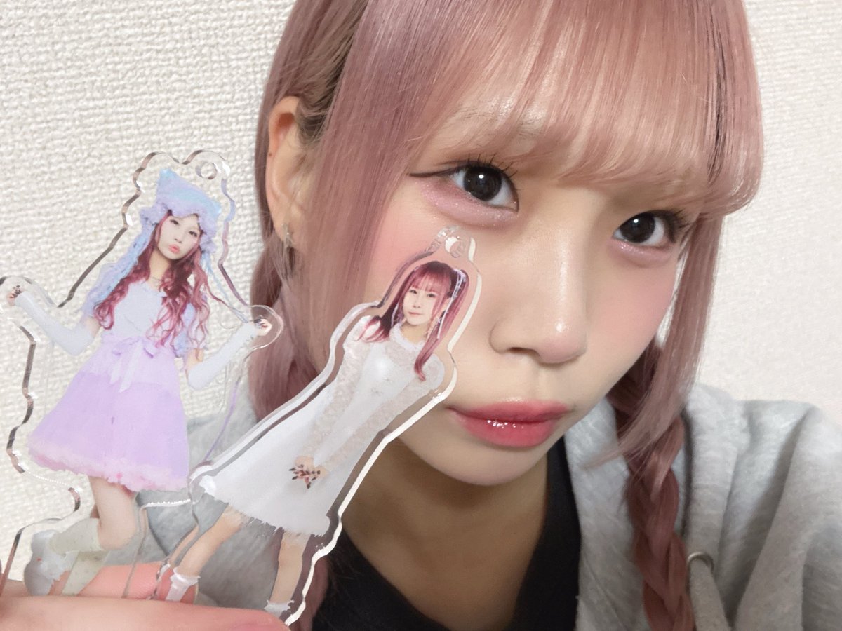 新作アクスタ🎵2種類🎵ある🎵 アクスタ2倍で🎵幸せも🎵2倍🎵 いっしょ