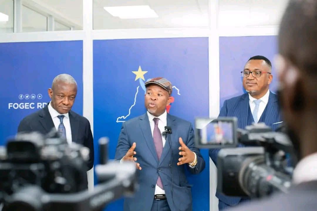DidaMasambi's tweet photo. *DONATION D’UN MILLION USD AU FOGEC :
AMISI MAKUTANO, L’HOMME DE CONFIANCE QUI OUVRE LA VOIE À L’INVESTISSEMENT NATIONAL* https://t.co/e0UZBHFRAw