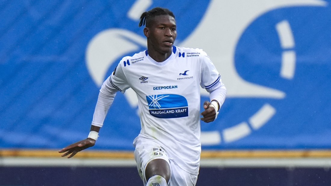 𝕆𝕃𝕃𝕀𝔼 tweet media