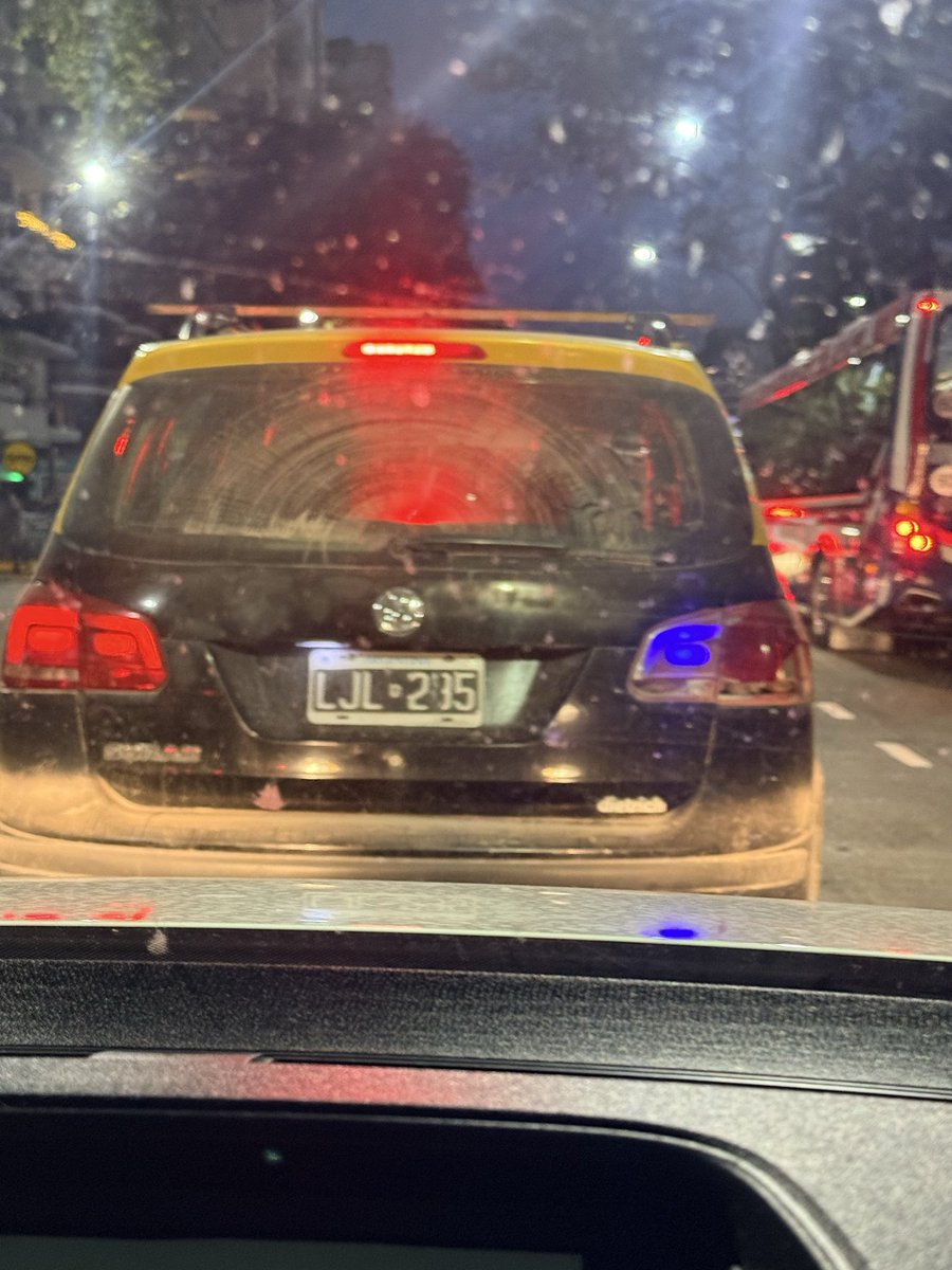 Lolo_Rodriguez9's tweet photo. @jotaleonetti 
@gcba que se hace con estos tacheros con “carnet profesional “ que adulteran la patente ? 
LJL285 
Ni hablar de q no le andan las luces y anda a saber si tiene la vtv https://t.co/7c5bUckU3e