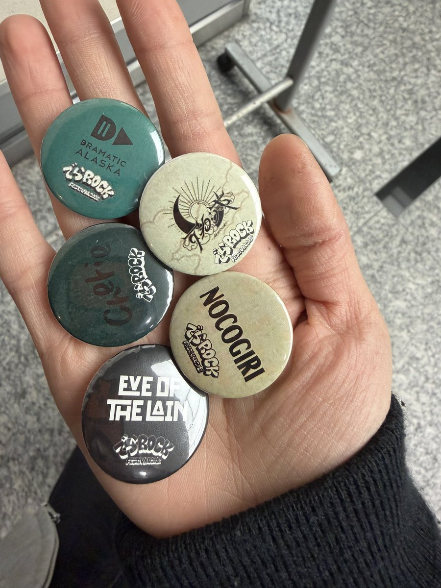 ROMkyo66's tweet photo. でらロック 缶バッジ 交換 20時まで、21時頃の交換希望です！
譲→画像
求→ 花男、ザ・マスミサイル、定価(200円)
お気軽にお声掛けください～！ https://t.co/bqcBudSMgb