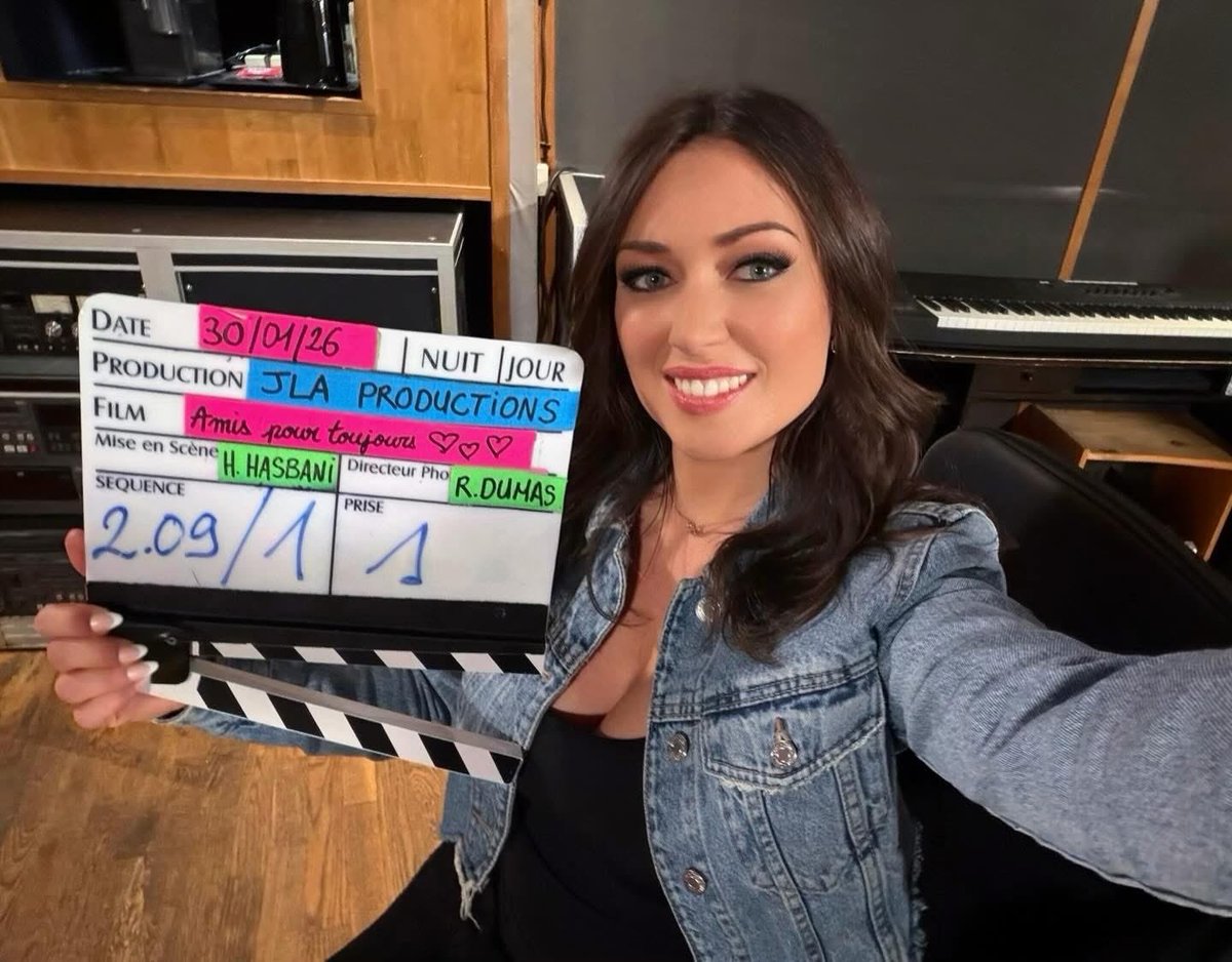 Elsa Esnoult tweet media