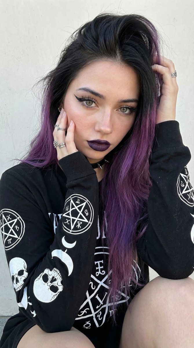 Violet Hex 🖤 tweet media