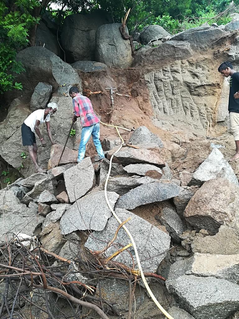 Singapuram1's tweet photo. @Collector_MDL good after noon sir iam indira nagar phase 2 colony president satish reddy in our colony government land had occoeping the land plz necessary action on them the public where complain due to opposit hoses will dammage big mountains will fall don plz solve the proble https://t.co/eFFJCDkGnH