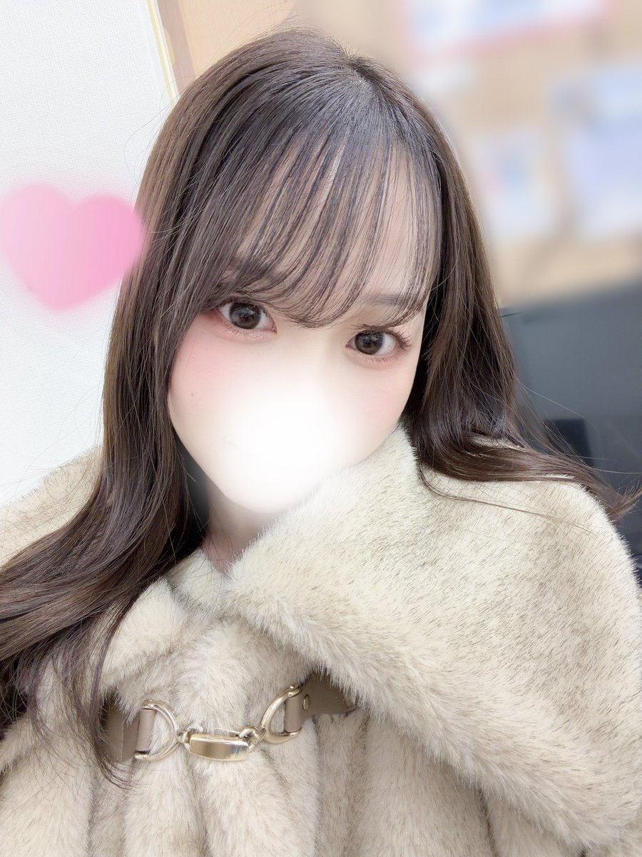 今日もありがとうございました🍀🤍

今月も終わりだ～> ̫ <
2月もよろしくお願いします\( ¨̮ )/♡🍫