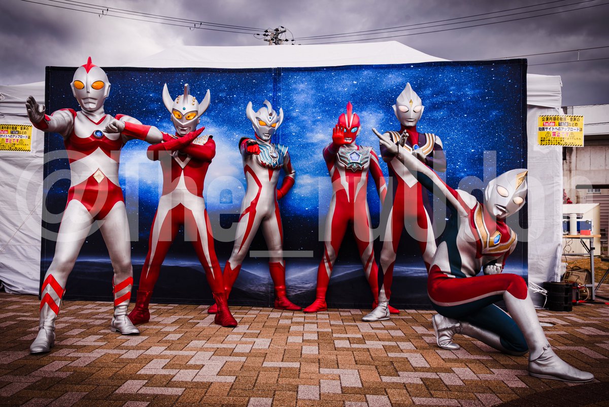 ウルトラヒーローがやってくる！/神戸新聞ハウジングセンター姫路会場
今月最後の6ヒーロー撮影会
屋外での80やタロウ&amp;タイガ親子の揃い踏みなど個人的初めてがいっぱいで嬉しいイベントでした
#神戸新聞ハウジングセンター姫路会場