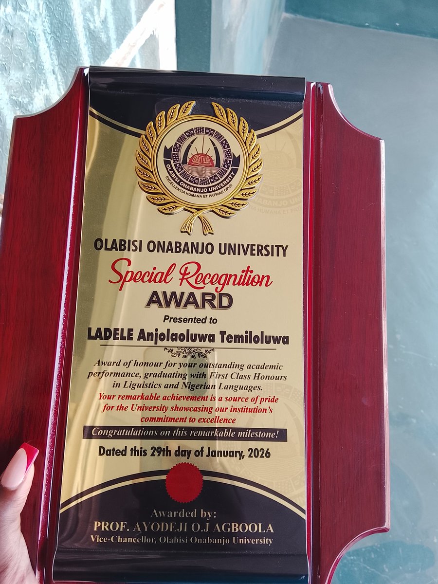 Anjyybabe's tweet photo. Thank you, Olabisi Onabanjo University.
#OOU35thconvocation #OOUCONVOCATION https://t.co/w31vAORr8v