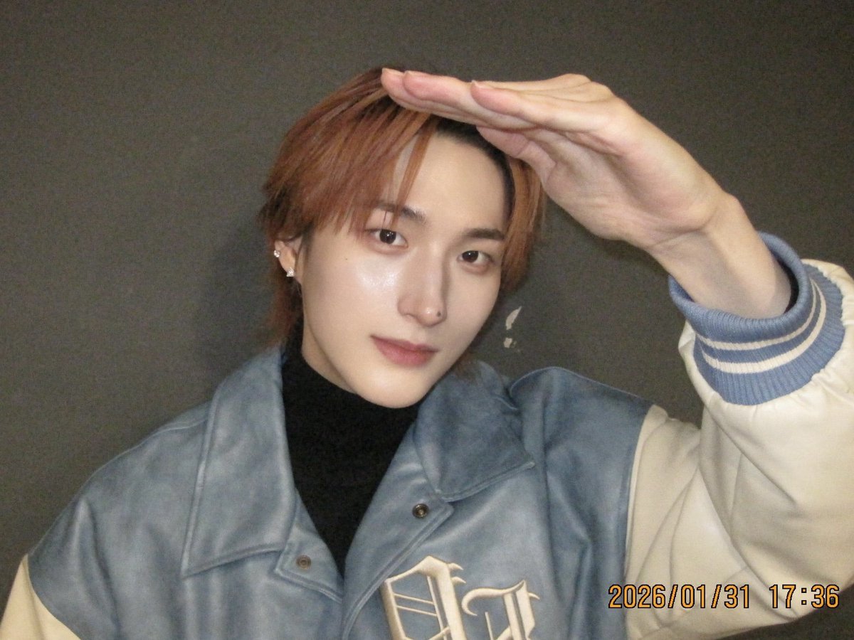 [#범수]

🐈‍⬛🫳💜

#XODIAC #소디엑 #BEOMSOO #범수