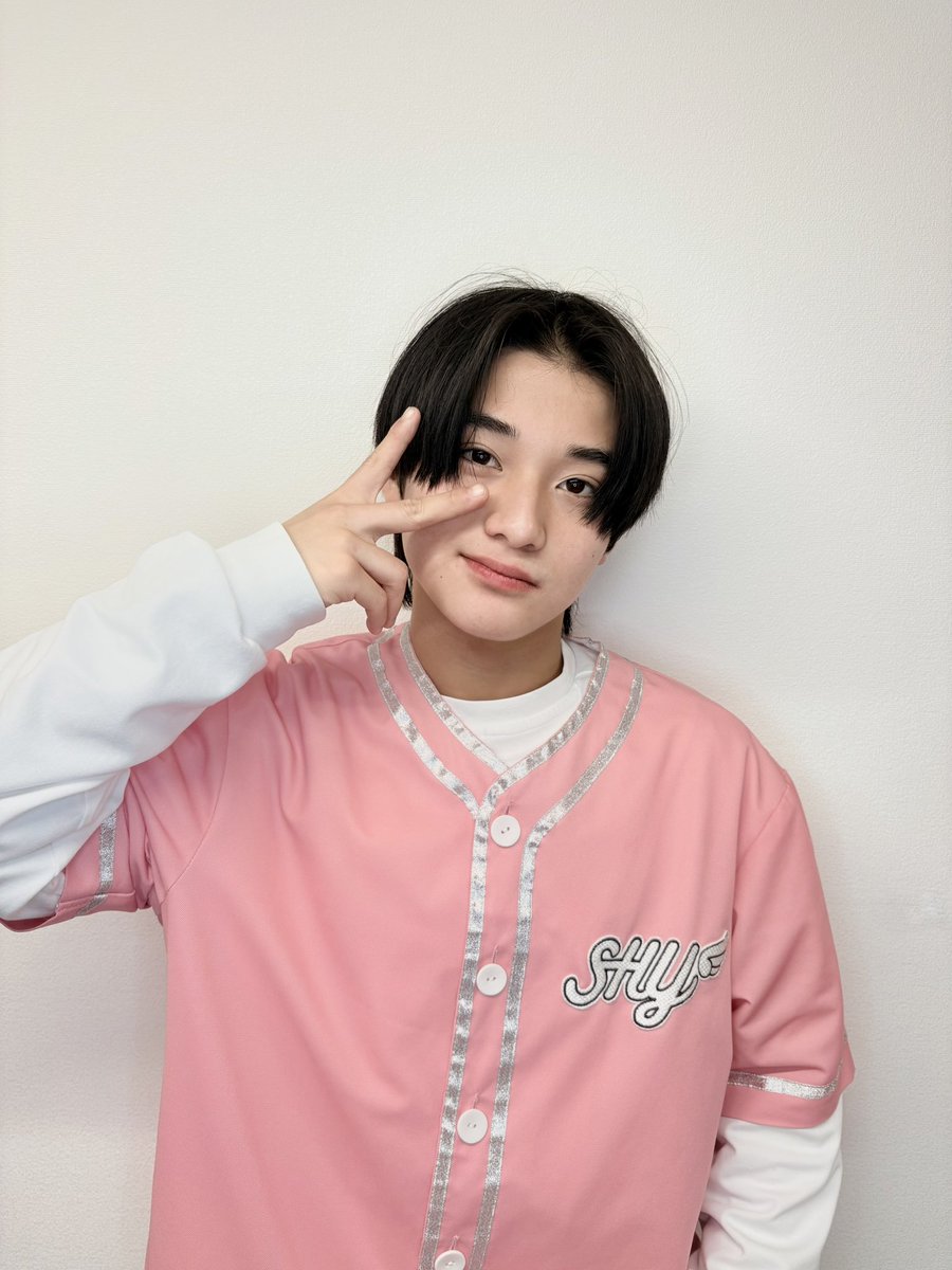 ⋱ Ryoya's Message ⋰
￣￣￣￣￣￣￣￣￣￣￣
合同スペシャルイベント、仙台ありがとうございました！
感謝━━━(≧∀≦人)━━━感謝
寒い中、ありがとうございました！
明日は、ラストの豊洲です！
少し遠いですけど待ってます。

#SHY
#合同スペシャルイベント