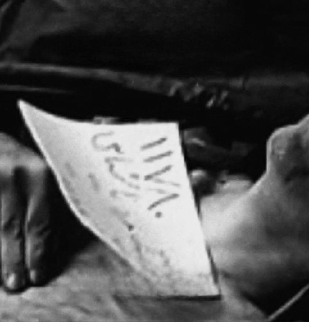 گفتم شاید بخواهید بدونید ناشناس ۱۱۷۸۰ کی بوده.. 
#ابوالفضل_اسماعیلی