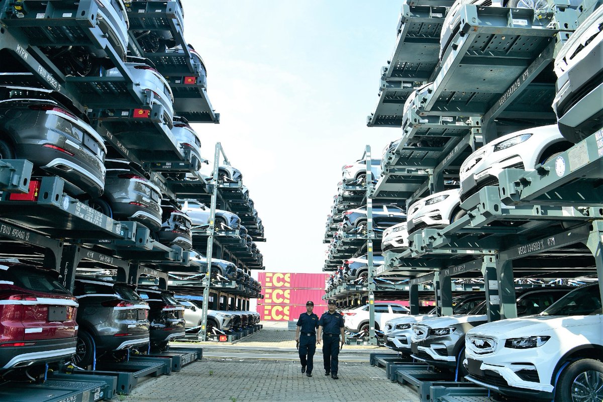 Msader_China's tweet photo. 🚗 مثال على استيراد سيارة من الصين إلى السعودية 👇

🚘 سعر السيارة: 250,000 ريال
🚢 الشحن: 7,500 ريال
🛃 الجمارك 5%: 12,500 ريال
💵 القيمة المضافة 15%: 40,500 ريال
📜 رسوم التخليص الجمركي: 1,000 ريال
🛠️ رسوم الفحص والمواصفات: 345 ريال

💰 الإجمالي: 311,845 ريال https://t.co/Ut1je7m4QB