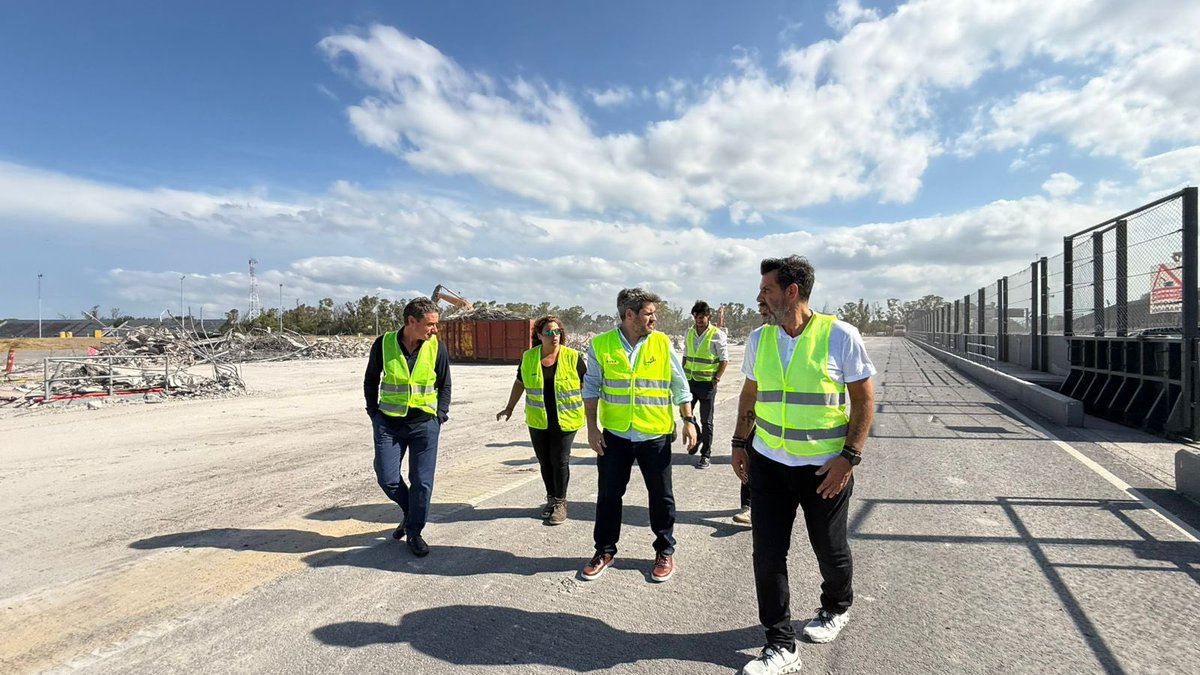 gzinny's tweet image. Iniciamos las obras de modernización del Autódromo Oscar y Juan Gálvez, que estarán finalizadas para recibir al MotoGP en marzo de 2027.

El proyecto incluye un nuevo paddock con boxes, áreas técnicas y torre de control, además de una renovación integral de la pista, que se…