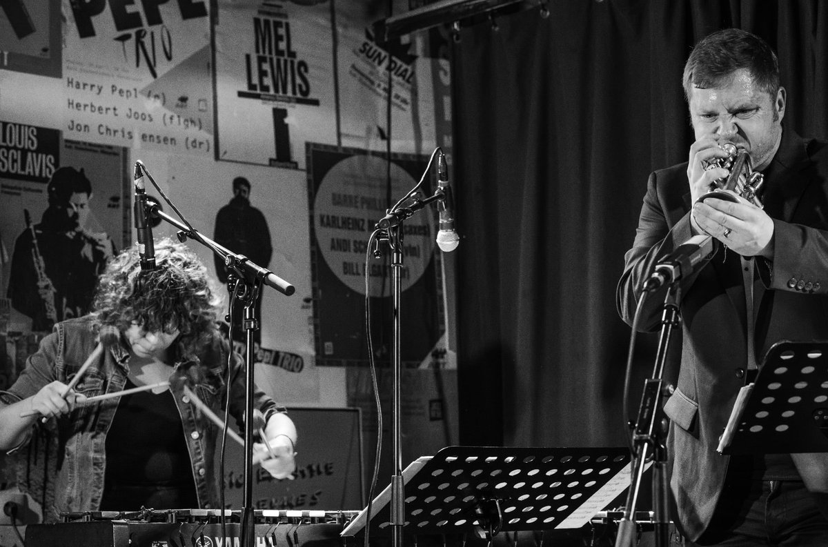 pfvibes's tweet photo. Great shots by Ludwig Sik from @danweissdrum quartet show at Stockwerk Jazz Club in Graz. We had a blast! 💖 Next stop: Ferrara, Italia! #vibes https://t.co/ngcjFyI0MW