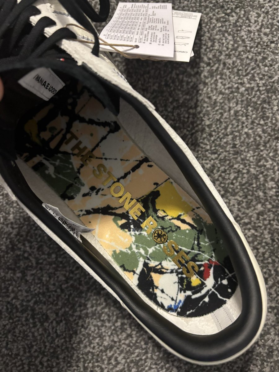 stonedlove1982's tweet photo. Stone Roses 🍋 x Adidas Tobacco
-
#stonedlove1982 #adidas #stoneroses #endclothing 👟 https://t.co/OYfD6SsEoY