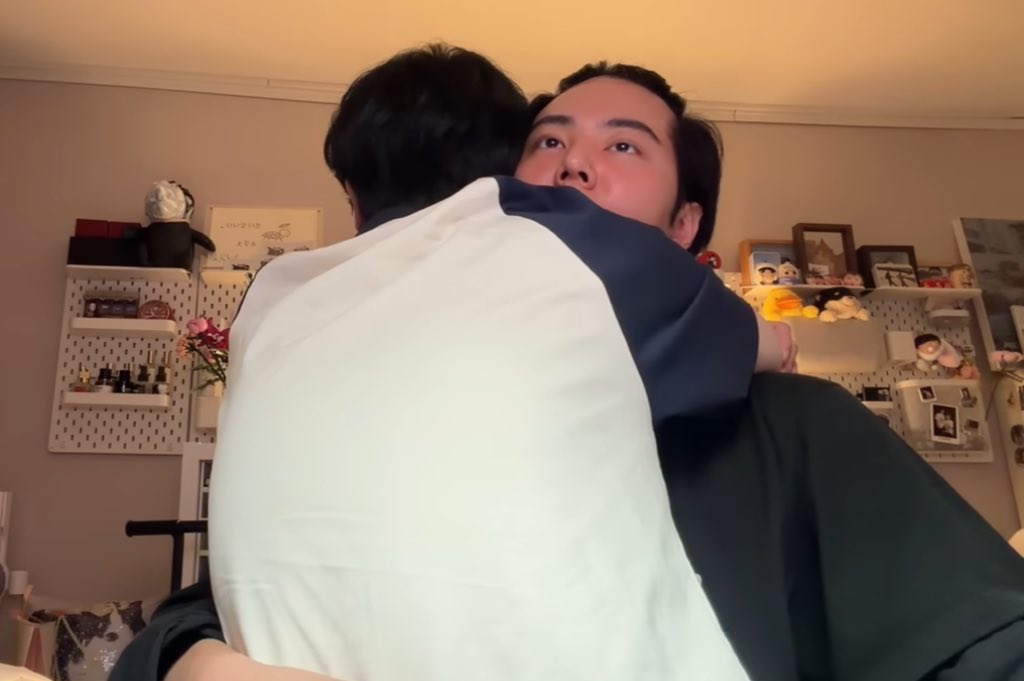 jshluvie's tweet photo. I totally remembered this vlog when I saw Seongho’s update today 🥹 Junseong is his home, his comfort and his rest after a long day of work ��❣️ 

#Junseongho #준성호 #Hisman2 https://t.co/O0XjVkPTpx