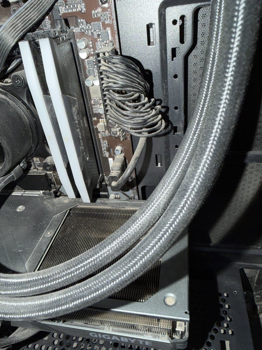 تالا خالد tweet media