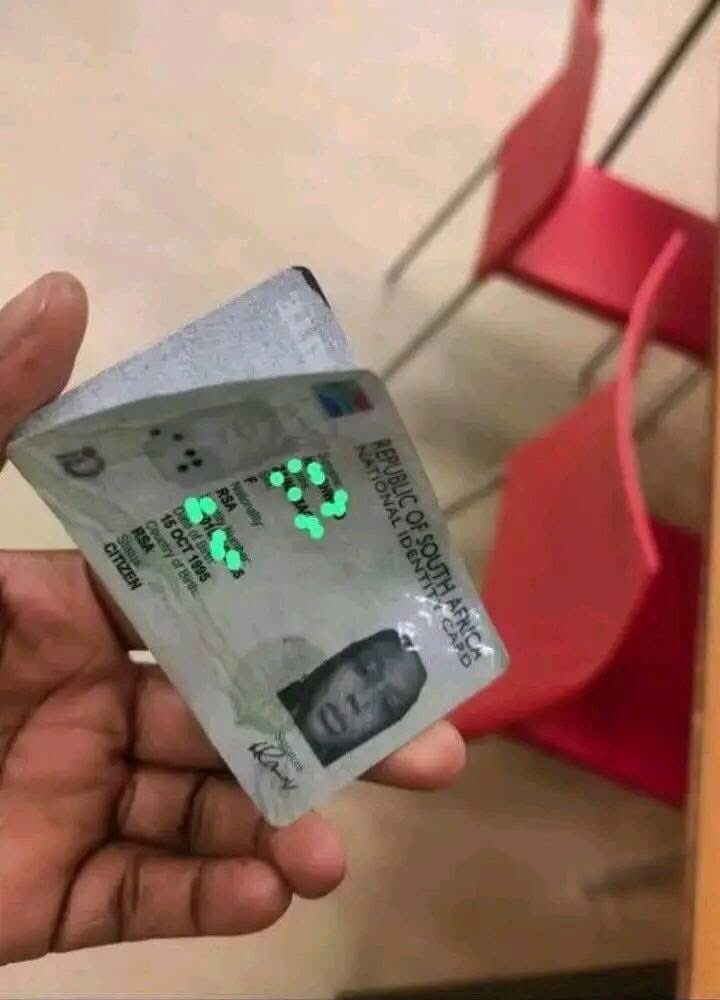 Ndi_Muvenda_'s tweet image. Nigerian women was found with a fake South African ID while she was trying to apply SASSA Child grant in Pretoria