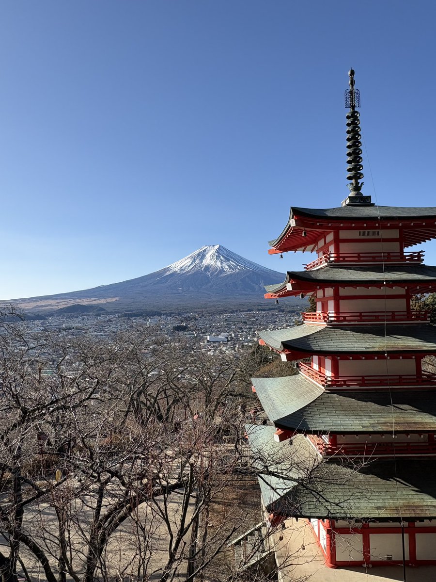 soraria1018's tweet photo. 久しぶりに更新します！
本日は山梨県へツーリング！！
#ツーリング #山梨県 #富士山 #ほうとう https://t.co/8Faf0TP7vJ