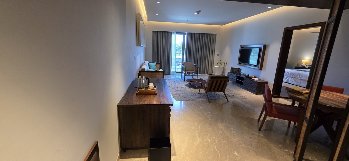 Luxury Stays for Less tweet media