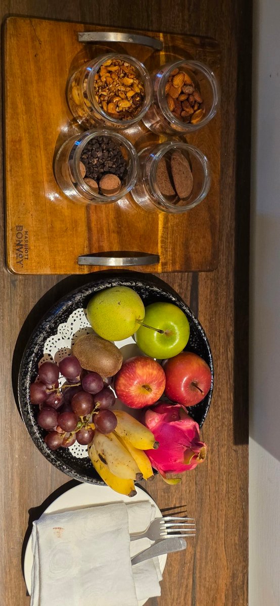 Luxury Stays for Less tweet media